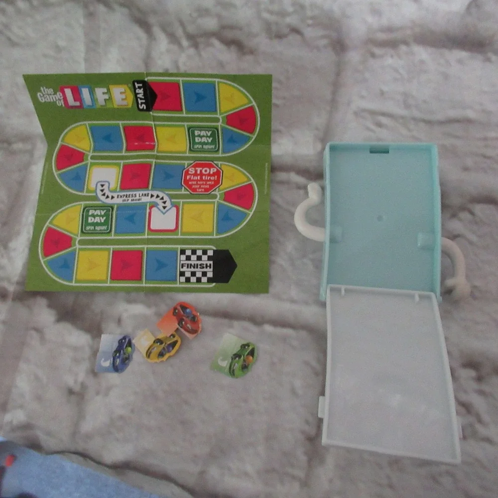 Hasbro The Game of Life Character  Blue Mini Board Game Toy collectible